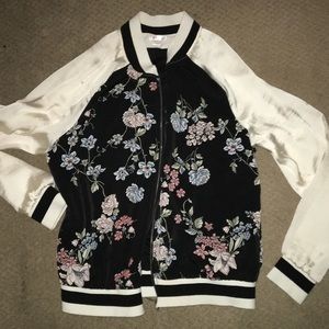 Flowered silky bomber jacket, super cute